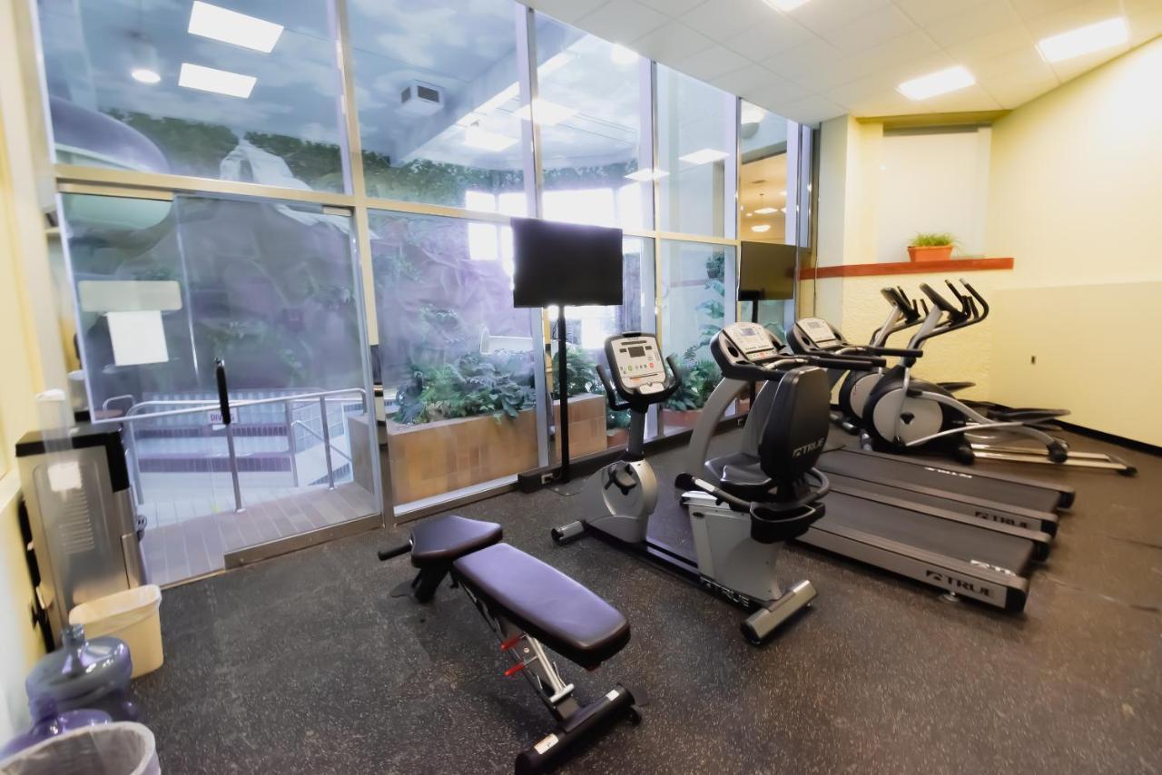 Canad Inns Destination Centre Windsor Park 위니펙 외부 사진