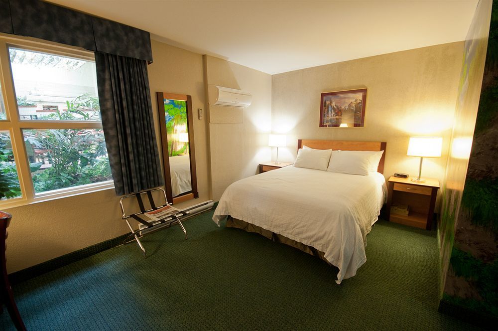 Canad Inns Destination Centre Windsor Park 위니펙 외부 사진