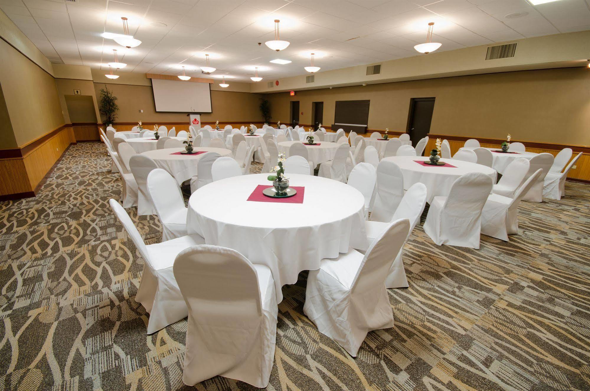 Canad Inns Destination Centre Windsor Park 위니펙 외부 사진