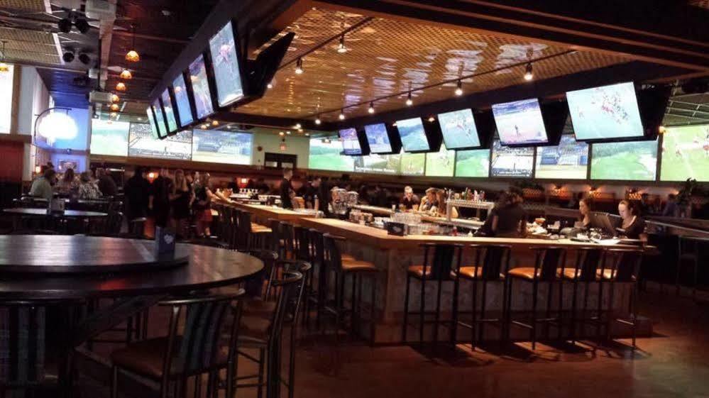 Canad Inns Destination Centre Windsor Park 위니펙 외부 사진