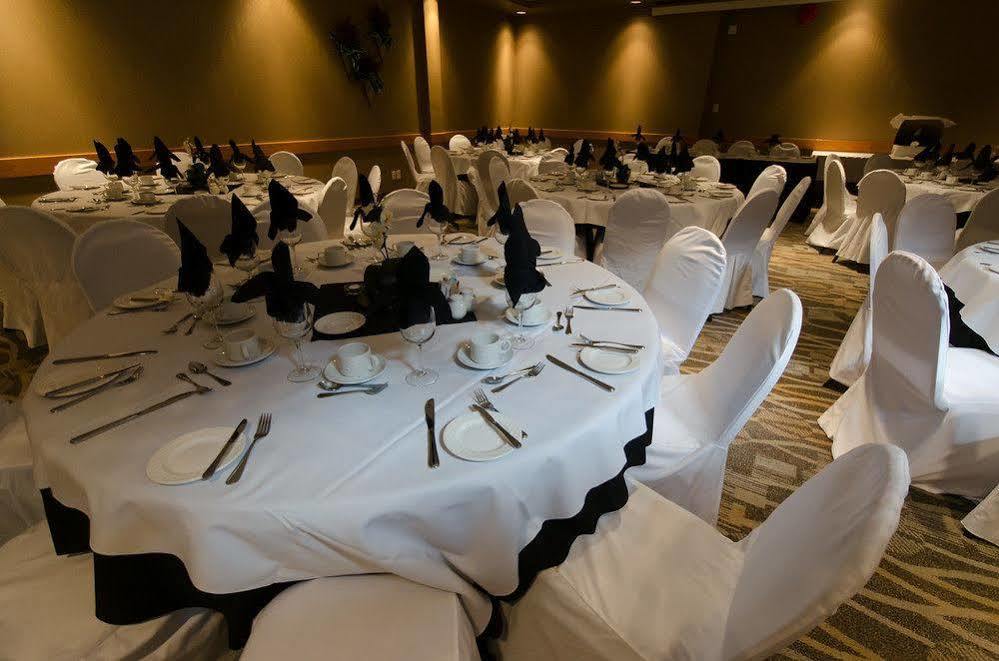 Canad Inns Destination Centre Windsor Park 위니펙 외부 사진
